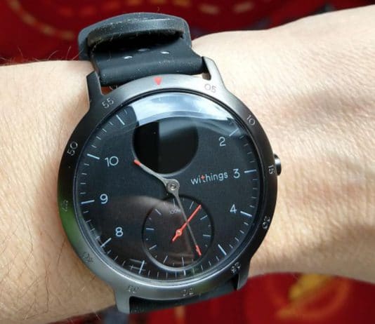 Withings Steel HR Sport jsou hybridem, který vydrží fakt dlouho