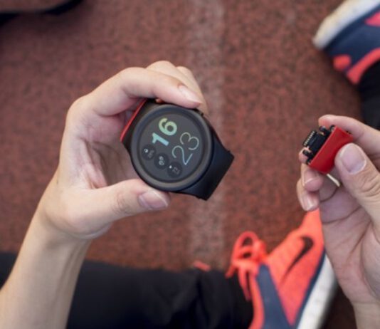 Modulární hodinky Blocks zavírají krám Blocks Smartwatch