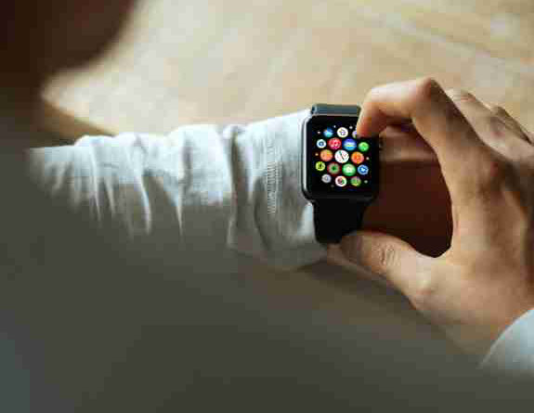 Pro Apple Watch Series 6 se chystají zásadní novinky Pro Apple Watch Series 6 se chystají zásadní novinky